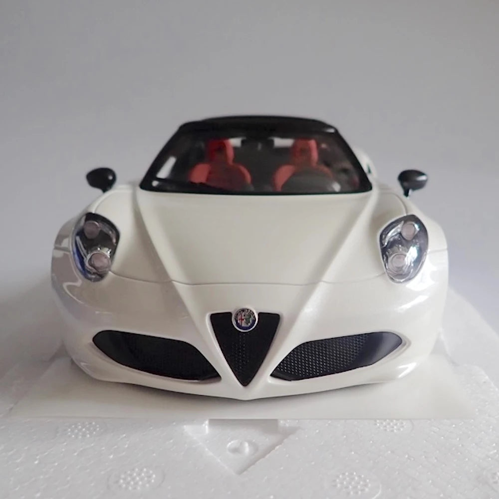 [AutoArt] 1:18 Alfa Romeo 2015 4C Spider bianco modellino di auto Die-Cast