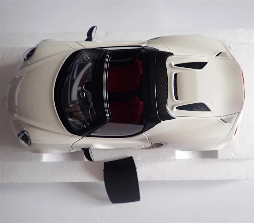 [AutoArt] 1:18 Alfa Romeo 2015 4C Spider bianco modellino di auto Die-Cast