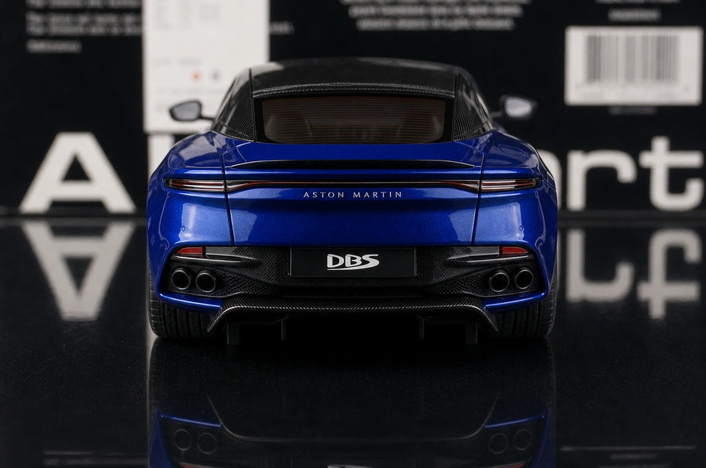 AutoArt Aston Martin 2008 DBS بلو 1:18 – نموذج معدني قابل للجمع من القالب المصبوب