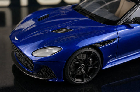 AutoArt Aston Martin 2008 DBS Blue 1:18 – Verzamelobject gegoten model van gietijzer
