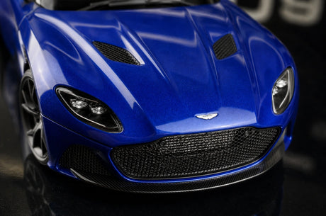 AutoArt Aston Martin 2008 DBS Blue 1:18 – Verzamelobject gegoten model van gietijzer