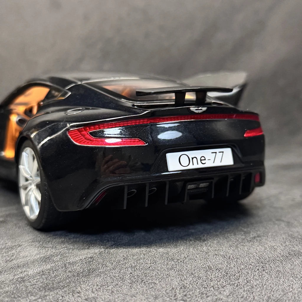 [AutoArt] 1:18 Aston Martin 2009 One-77 Black Model Car Die-Cast