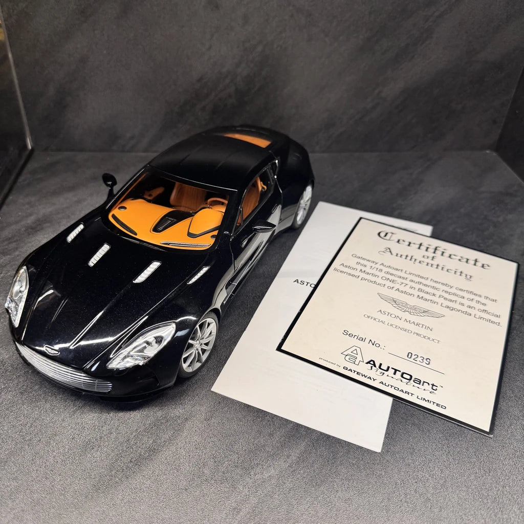 [AutoArt] 1:18 Aston Martin 2009 One-77 Black Model Car Die-Cast