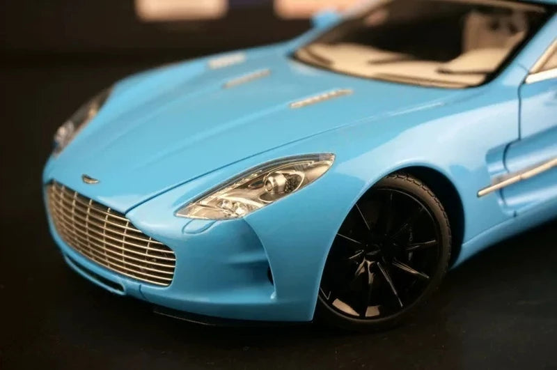 [AutoArt] 1:18 Aston Martin 2009 One-77 Blue Model Car Die-Cast