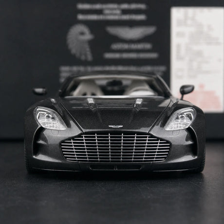 AutoArt Aston Martin 2009 One-77 Iron Gray 1:18 – Verzamelobject gegoten model gegoten