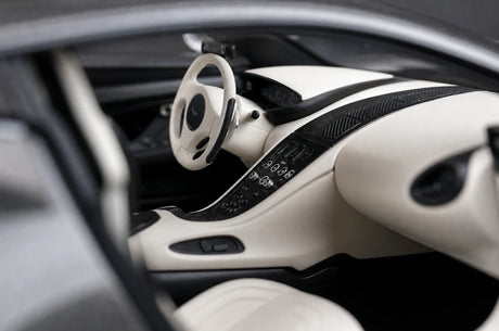 AutoArt Aston Martin 2009 One-77 Iron Gray 1:18 – Verzamelobject gegoten model gegoten