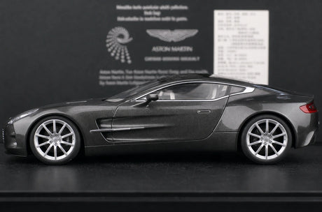 AutoArt Aston Martin 2009 One-77 Iron Gray 1:18 – Verzamelobject gegoten model gegoten