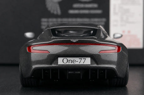 AutoArt Aston Martin 2009 One-77 Iron Gray 1:18 – Verzamelobject gegoten model gegoten
