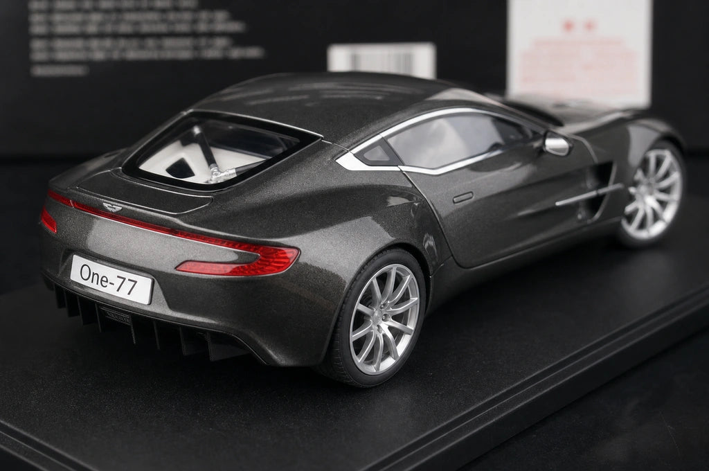 AutoArt Aston Martin 2009 One-77 آيرون جراي 1:18 – نموذج معدني قابل للجمع مصبوب، مصبوب.