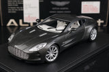 AutoArt Aston Martin 2009 One-77 آيرون جراي 1:18 – نموذج معدني قابل للجمع مصبوب، مصبوب.