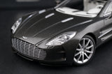 AutoArt Aston Martin 2009 One-77 آيرون جراي 1:18 – نموذج معدني قابل للجمع مصبوب، مصبوب.