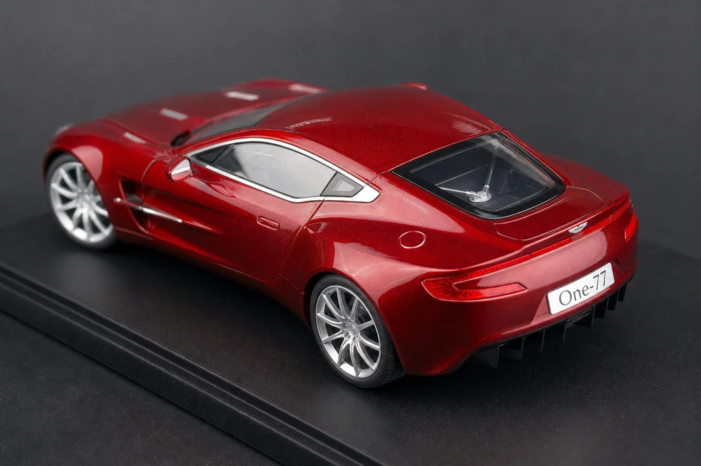 AutoArt Aston Martin 2009 One-77 ميلان ريد 1:18 – نموذج معدني قابل للجمع من القالب المصبوب