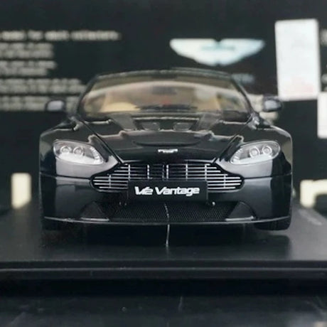 [AutoArt] 1:18 Aston Martin 2009 V12 Vantage Black Model Car Die-Cast