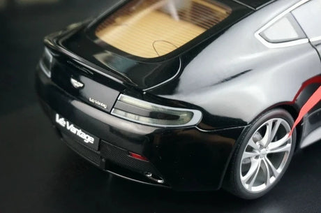 [AutoArt] 1:18 Aston Martin 2009 V12 Vantage Black Model Car Die-Cast