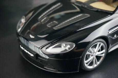 [AutoArt] 1:18 Aston Martin 2009 V12 Vantage Black Model Car Die-Cast