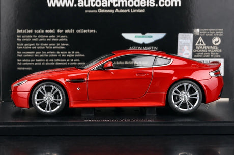 AutoArt Aston Martin 2009 V12 Vantage Red 1:18 – Verzamelobject gegoten model met gietijzer