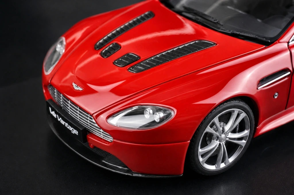 AutoArt Aston Martin 2009 V12 Vantage Red 1:18 – Collectible Diecast Model Die-Cast