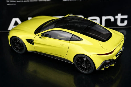 AutoArt Aston Martin 2019 Vantage Lemon Yellow 1:18 – Verzamelobject gegoten model met gietijzer