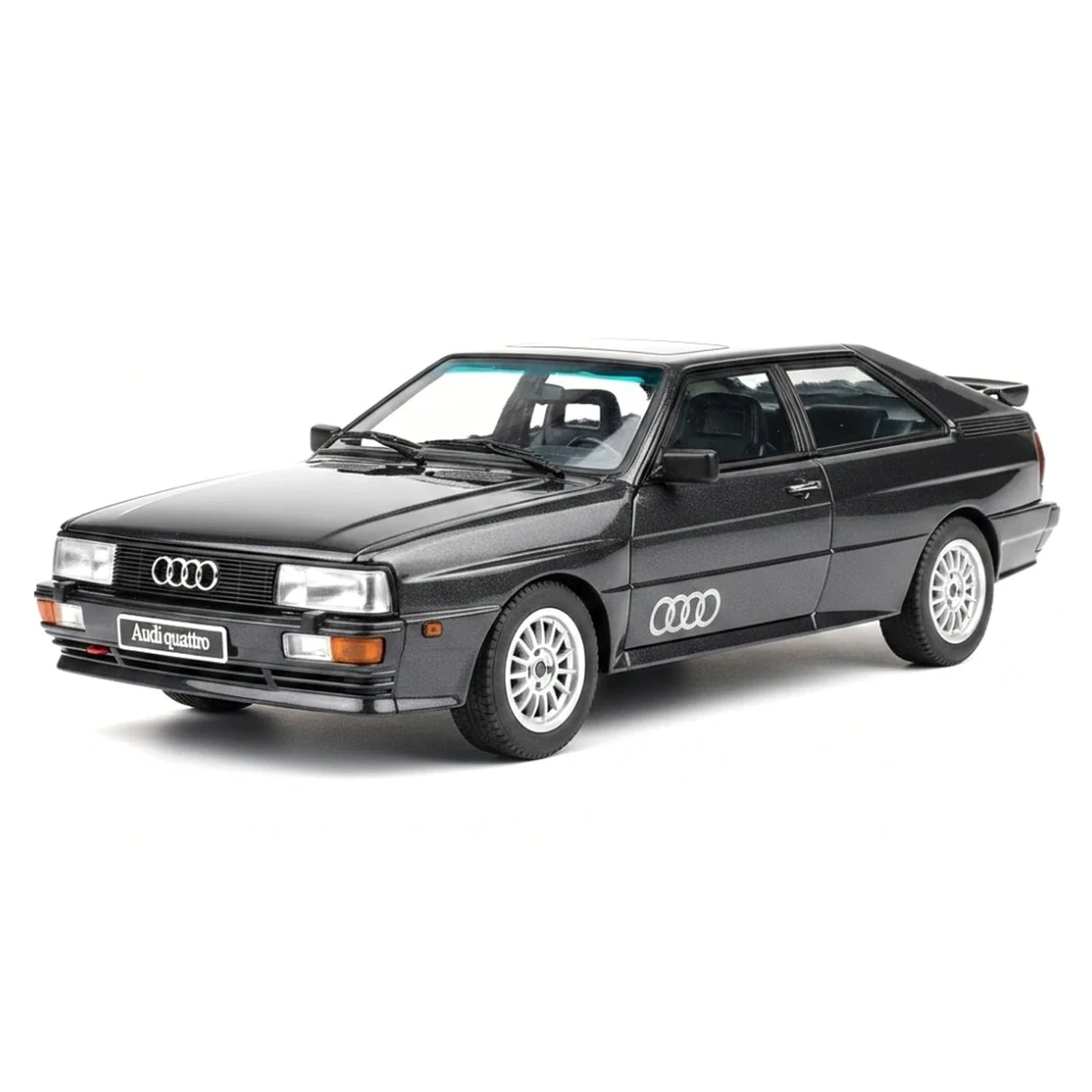 AutoArt Audi 1981 كواترو LWB سيلفر آند رمادي 1:18 – نموذج معدني قابل للجمع من القالب المصبوب