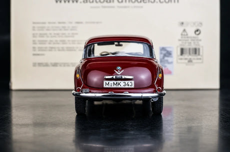 AutoArt BMW 1955 502 بورغوندي 1:18 – نموذج معدني قابل للجمع مصبوب.