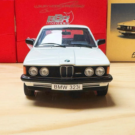 [AutoArt] 1:18 BMW 1983 E21 323i White Model Car Die-Cast
