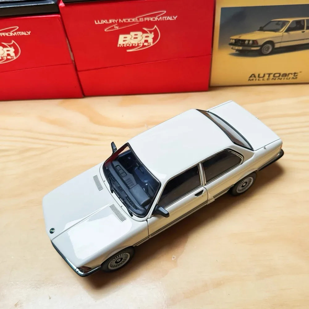[AutoArt] 1:18 BMW 1983 E21 323i White Model Car Die-Cast