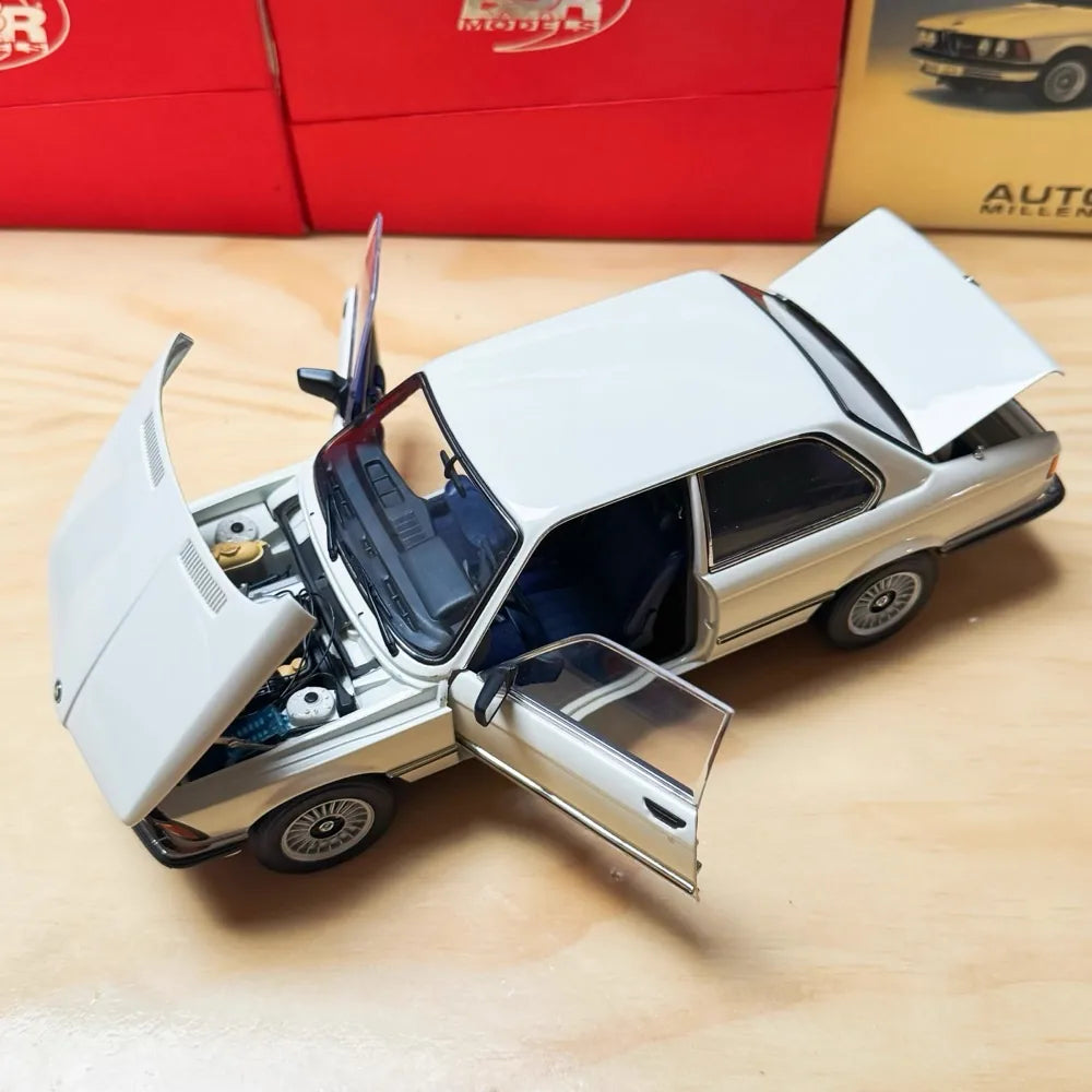 [AutoArt] 1:18 BMW 1983 E21 323i White Model Car Die-Cast