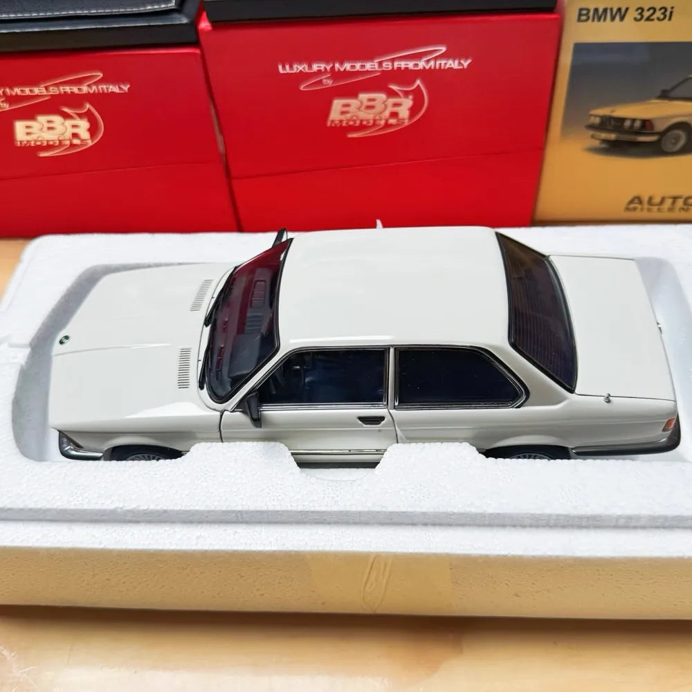 [AutoArt] 1:18 BMW 1983 E21 323i White Model Car Die-Cast
