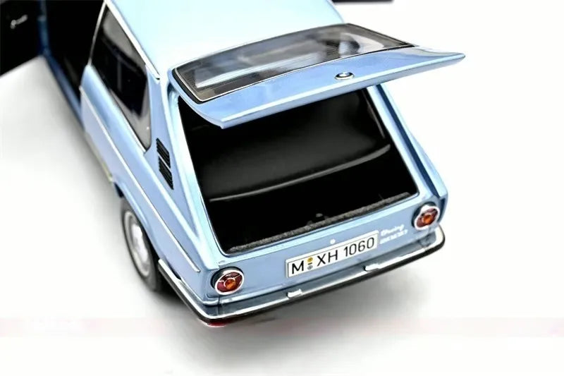 [AutoArt] 1:18 BMW 2002 Touring blauw modelauto Die-Cast