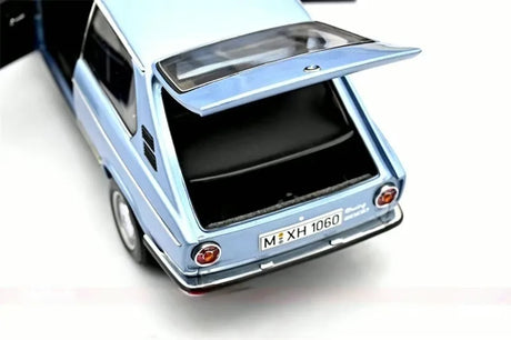 [AutoArt] 1:18 BMW 2002 Touring Blue Model Car Die-Cast