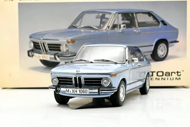 [AutoArt] 1:18 BMW 2002 Touring blu modellino di auto Die-Cast