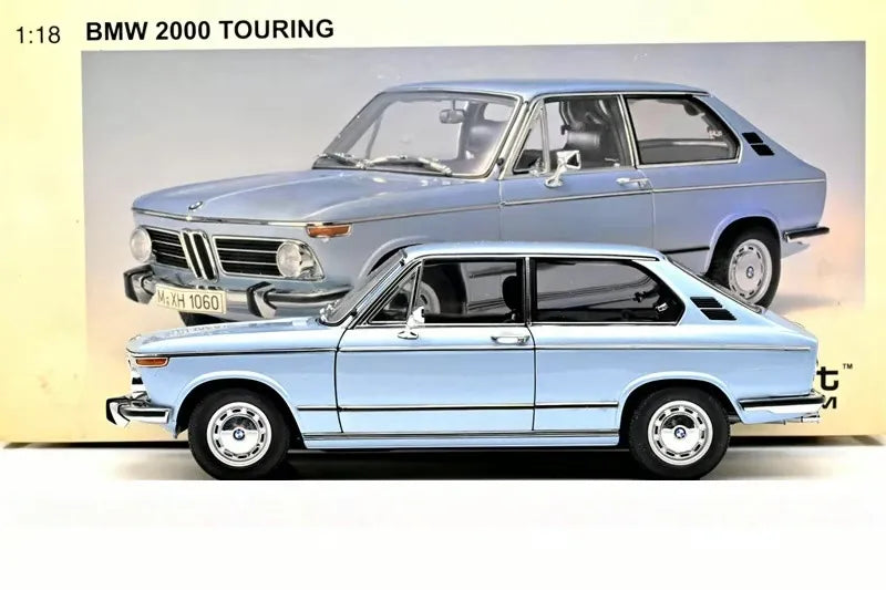[AutoArt] 1:18 BMW 2002 Touring blu modellino di auto Die-Cast