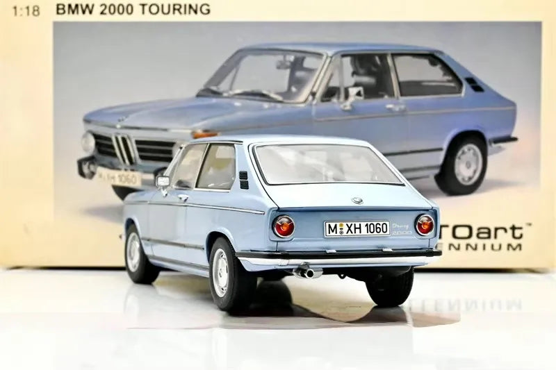 [AutoArt] 1:18 BMW 2002 Touring blauw modelauto Die-Cast