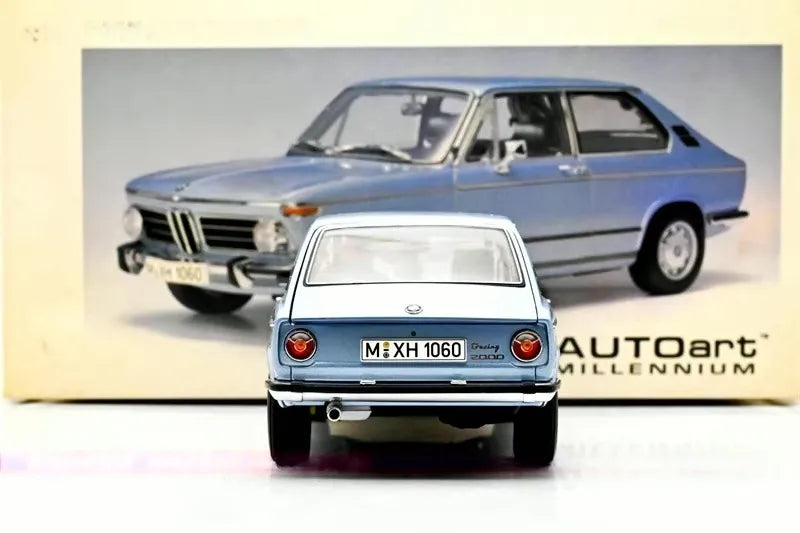 [AutoArt] 1:18 BMW 2002 Touring blu modellino di auto Die-Cast