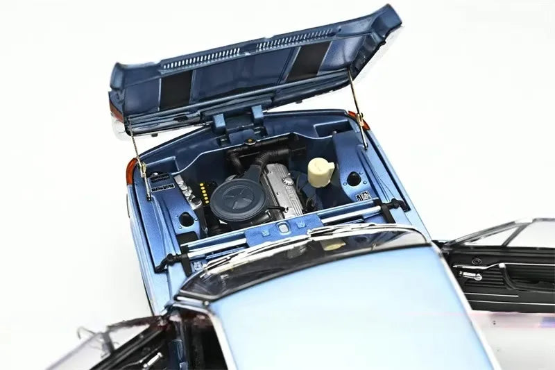 [AutoArt] 1:18 BMW 2002 Touring blauw modelauto Die-Cast
