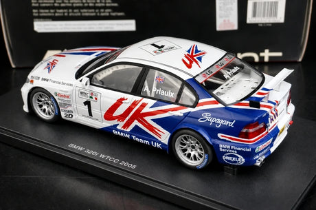 BMW 2005 320 WTCC نموذج #1 1:18 القالب القابل للجمع بواسطة AutoArt - عرض 4