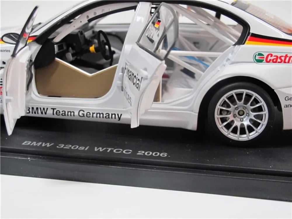 [AutoArt] 1:18 BMW 2006 E30 320Si WTCC Model Car Die-Cast