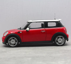 [AutoArt] 1:18 BMW 2006 Mini Cooper S rosso modellino di auto Die-Cast