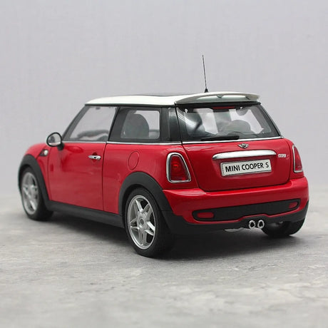 [AutoArt] 1:18 BMW 2006 Mini Cooper S Red Model Car Die-Cast