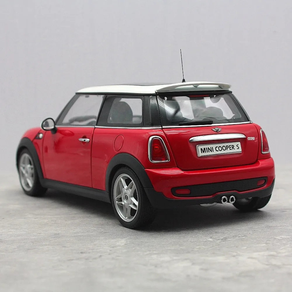 [AutoArt] 1:18 BMW 2006 Mini Cooper S rosso modellino di auto Die-Cast