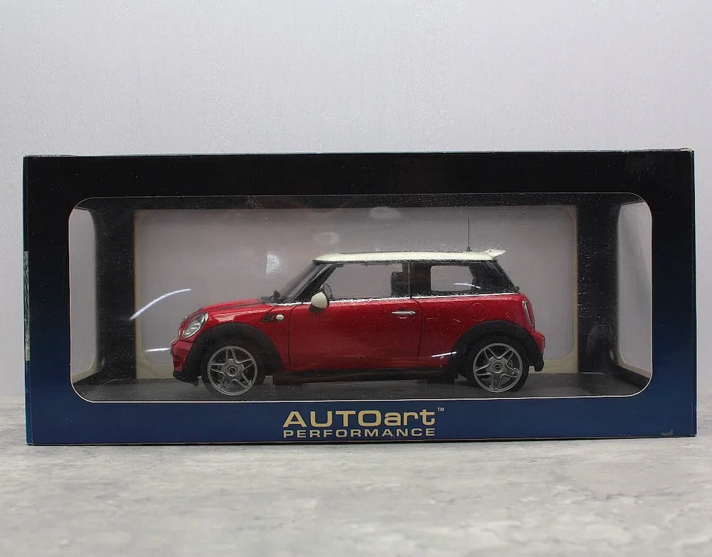 [AutoArt] 1:18 BMW 2006 Mini Cooper S rosso modellino di auto Die-Cast