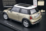 AutoArt BMW 2001 كوبر إس شامبانيا جولد 1:18 – نموذج معدني قابل للجمع مصبوب، قالب