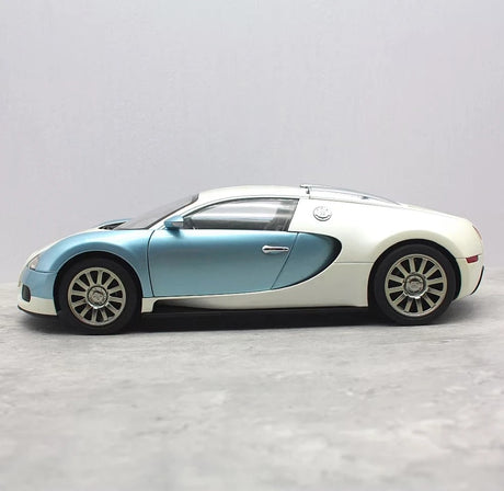 [AutoArt] 1:18 Bugatti 2005 Veyron 16.4 White Blue Model Car Die-Cast