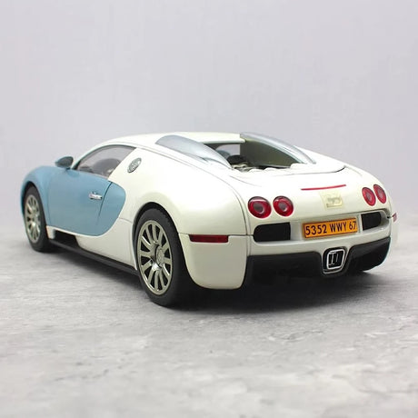 [AutoArt] 1:18 Bugatti 2005 Veyron 16.4 White Blue Model Car Die-Cast