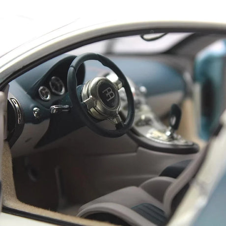 [AutoArt] 1:18 Bugatti 2005 Veyron 16.4 White Blue Model Car Die-Cast