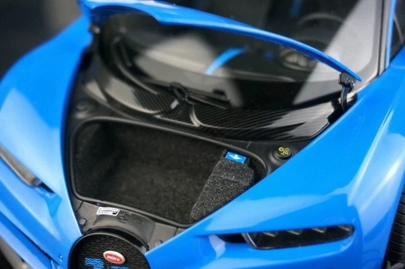 AutoArt Bugatti 2018 Chiron سبورت بلو 1:18 – نموذج معدني قابل للجمع مصبوب.