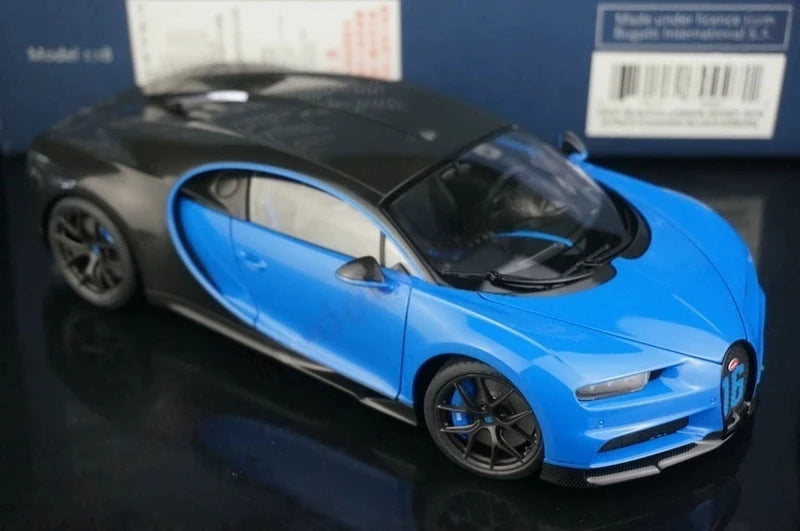 AutoArt Bugatti 2018 Chiron سبورت بلو 1:18 – نموذج معدني قابل للجمع مصبوب.