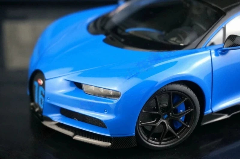 AutoArt Bugatti 2018 Chiron سبورت بلو 1:18 – نموذج معدني قابل للجمع مصبوب.