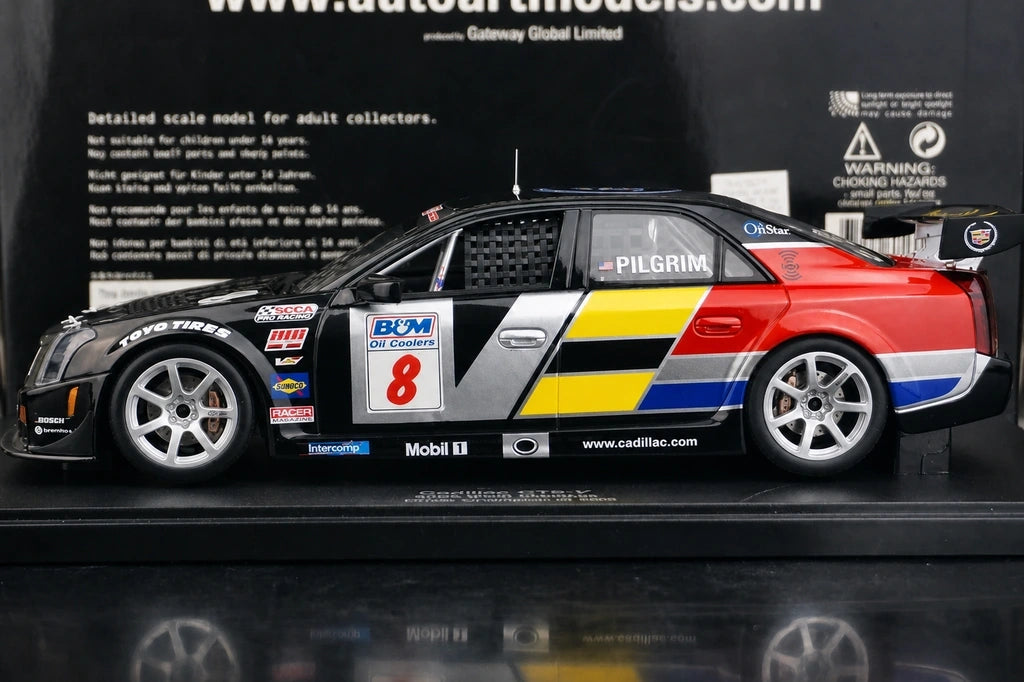 Cadillac 2004 CTS-V SCCA #8 1:18 diecast verzamelmodel van AutoArt - aanzicht 3
