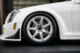 AutoArt Cadillac 2004 CTS-V Białoczerwony akcent 1:18 – Kolekcjonerski model odlewany